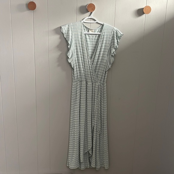 Caution To The Wind / Flared Sleeve V-Neck Dress Teal and White Pattern - Picture 1 of 3